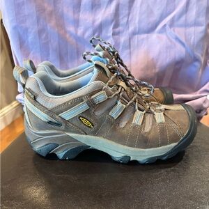 Keen Women's Targhee I| 1004085
Waterproof Hiking Shoes Size 8